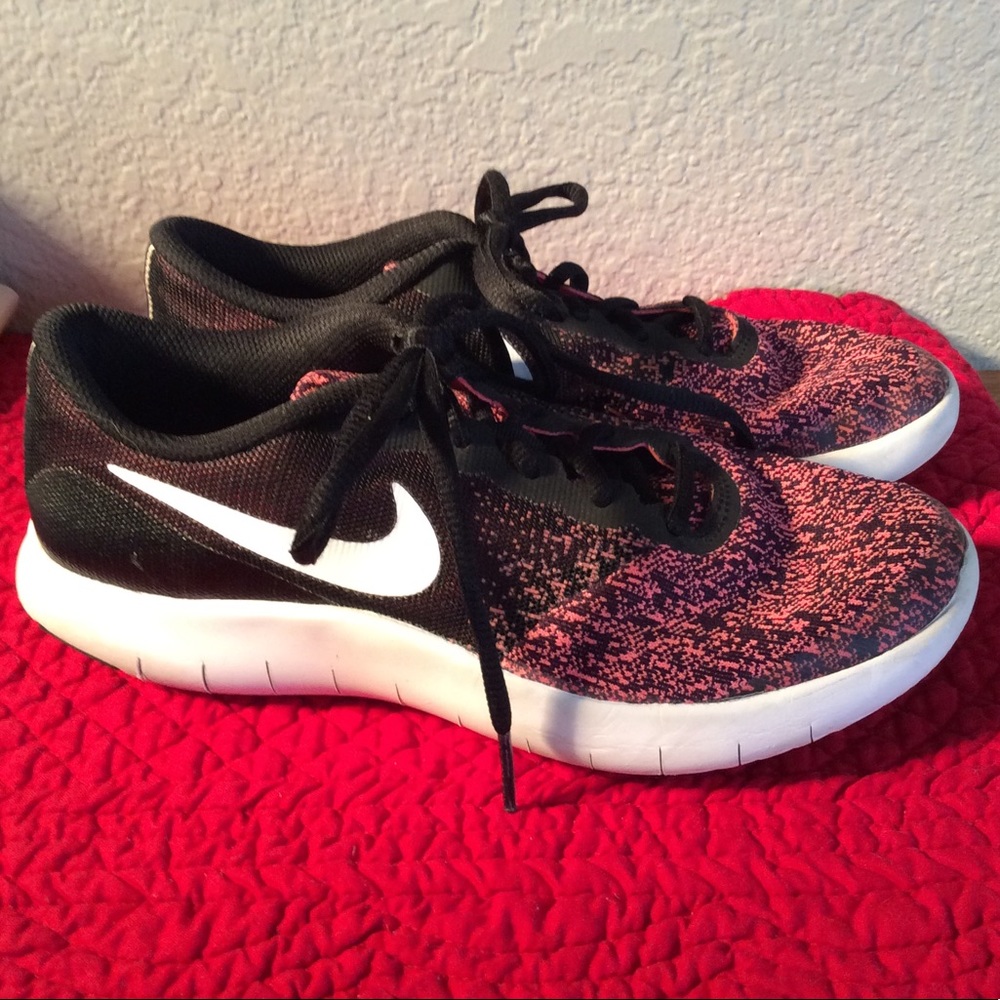 Nike Flex Contact black & pink athletic speckled spotted sneakers 6.5 5Y
